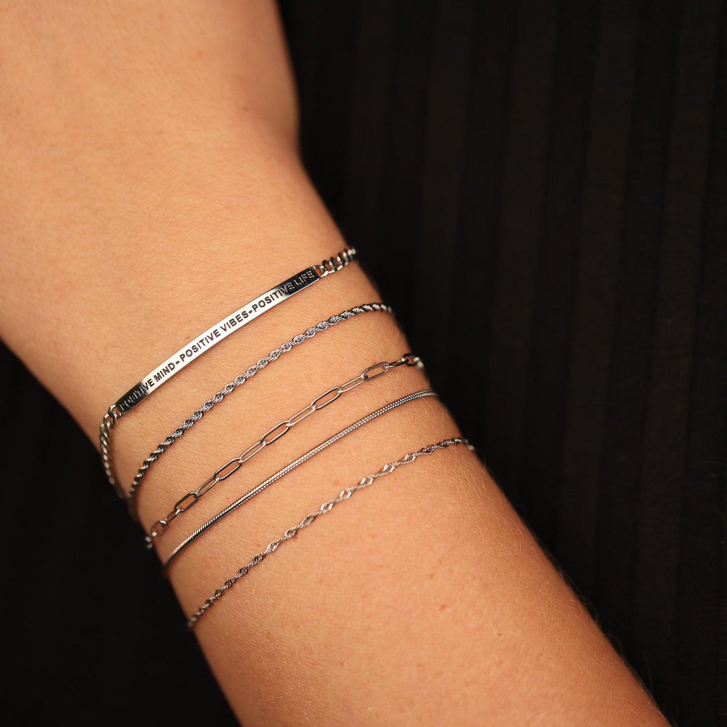 PAPERCLIP ACCENT CHAIN BRACELET