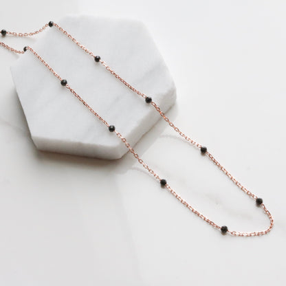 Black spinel relay necklace