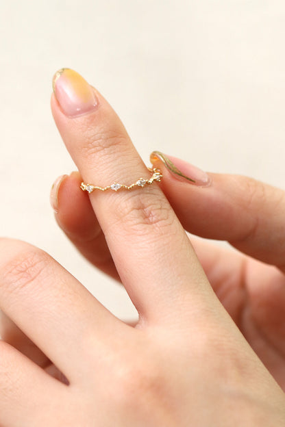 Diamond cubic relay ring