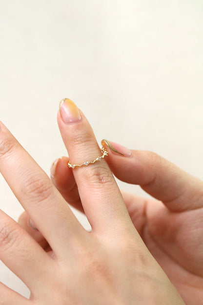 Diamond cubic relay ring