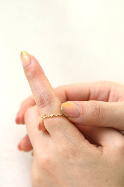 Diamond cubic relay ring