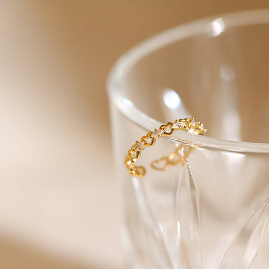 Cubic relay heart ring