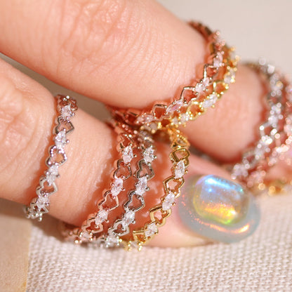 Cubic relay heart ring