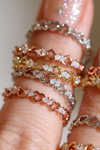 Cubic relay heart ring