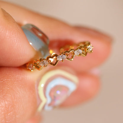 Cubic relay heart ring