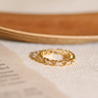 Cubic relay heart ring