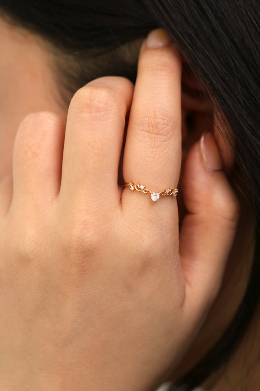 Elegant heart ring