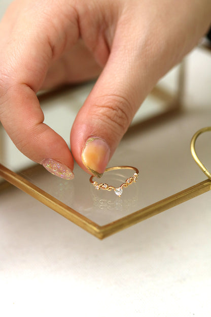 Elegant heart ring