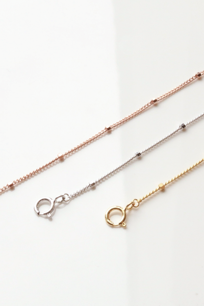 Relay bolts necklace