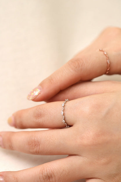 Diamond cubic relay ring